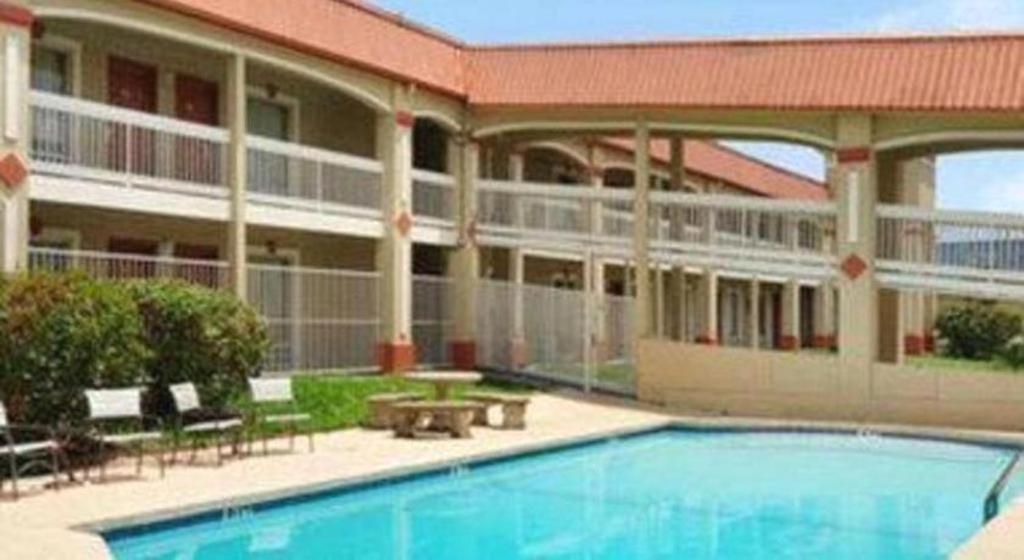Oyo Hotel Tyler Northwest Mineola Hwy מראה חיצוני תמונה